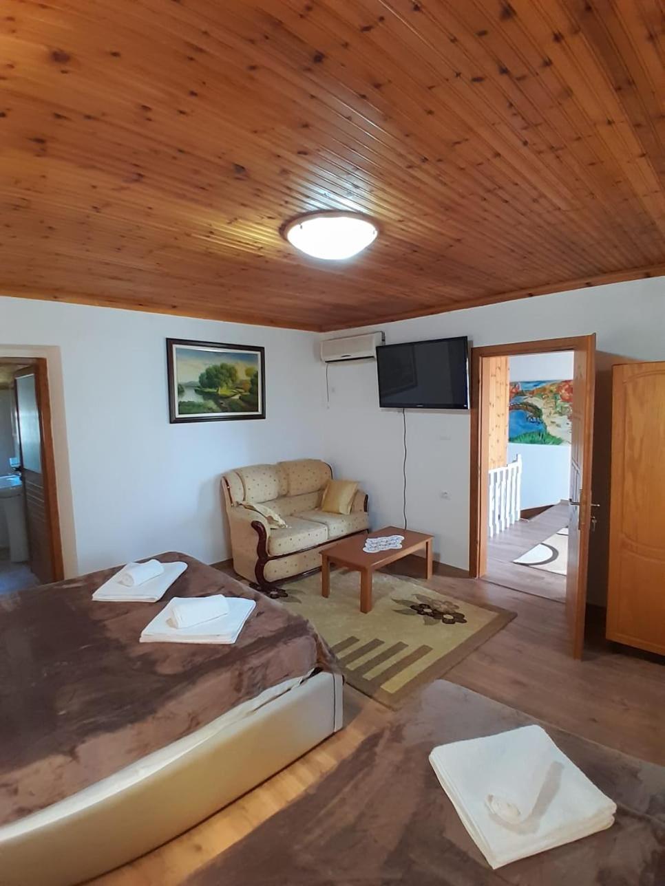 Guest House Ejona Gjirokastër المظهر الخارجي الصورة