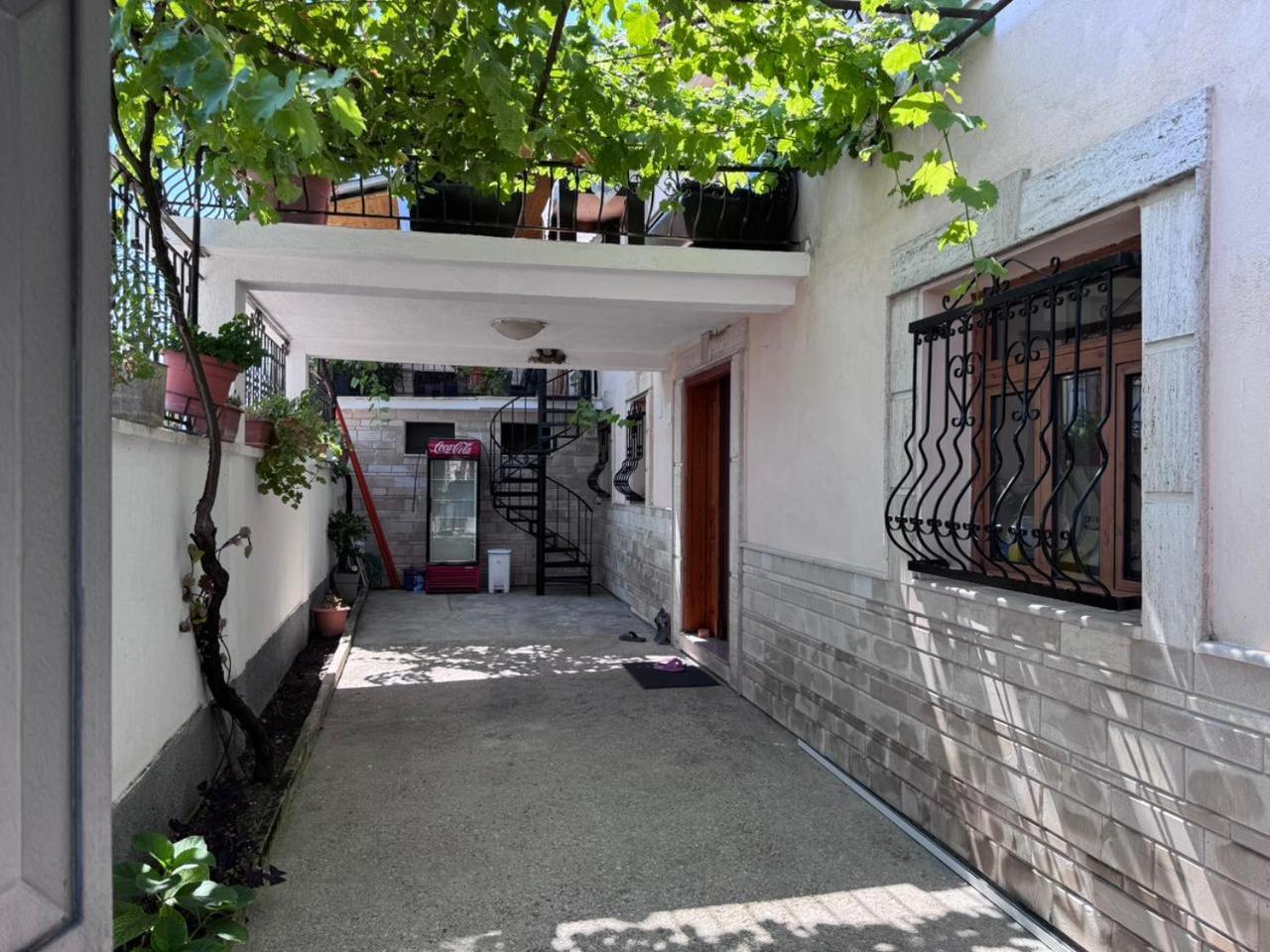 Guest House Ejona Gjirokastër المظهر الخارجي الصورة